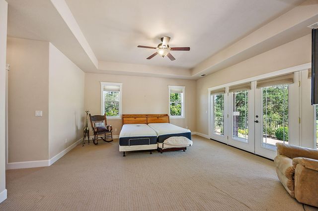 40 Pebble Creek Drive, Eagle Point, OR 97524