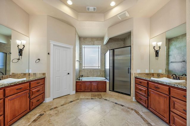 40 Pebble Creek Drive, Eagle Point, OR 97524