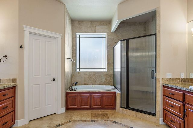 40 Pebble Creek Drive, Eagle Point, OR 97524