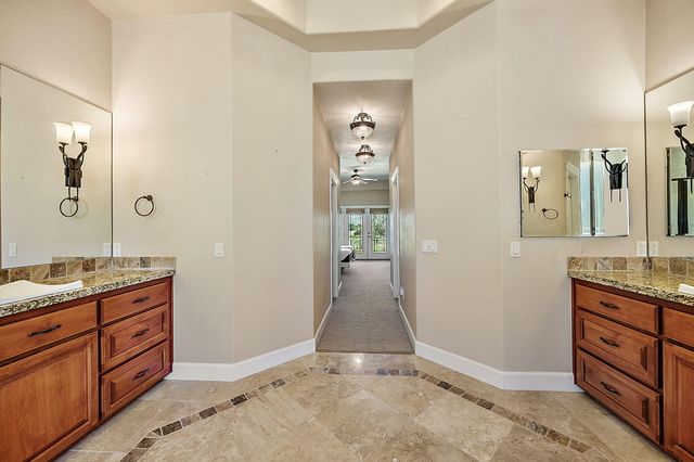 40 Pebble Creek Drive, Eagle Point, OR 97524