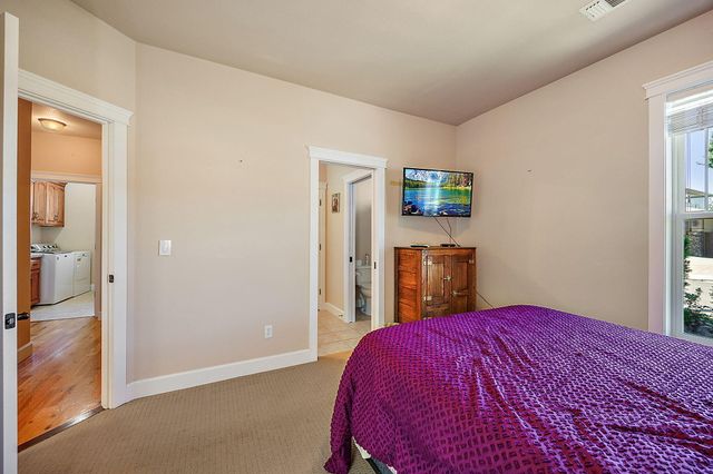 40 Pebble Creek Drive, Eagle Point, OR 97524