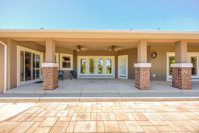 40 Pebble Creek Drive, Eagle Point, OR 97524