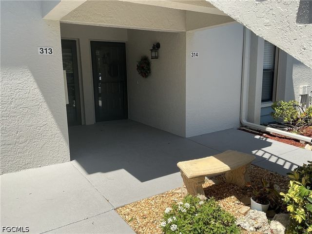 5805 Trailwinds DR 314, Fort Myers, FL 33907