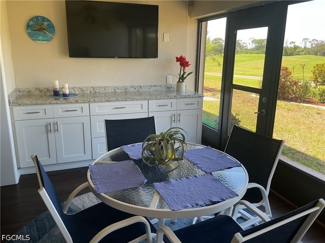 5805 Trailwinds DR 314, Fort Myers, FL 33907