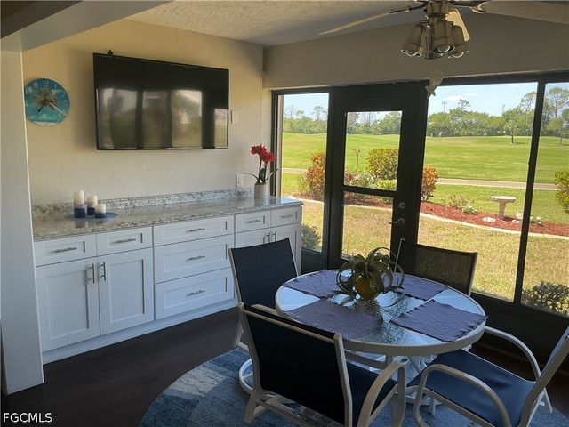 5805 Trailwinds DR 314, Fort Myers, FL 33907