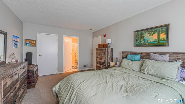 75 Washington Avenue 2-105, Hamden, CT 06518