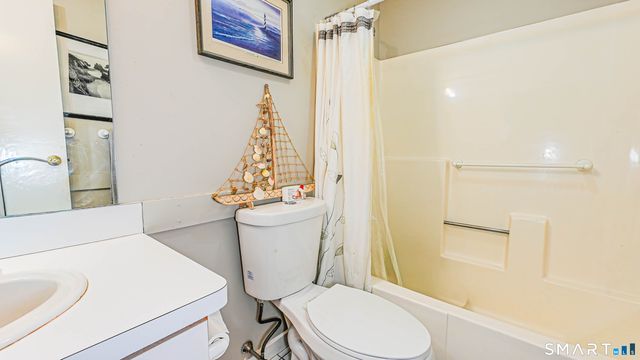 75 Washington Avenue 2-105, Hamden, CT 06518