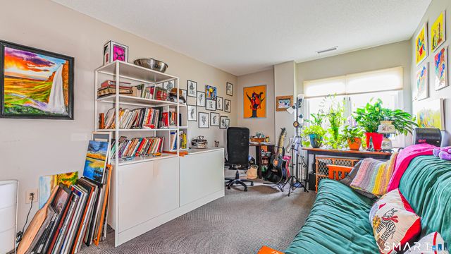 75 Washington Avenue 2-105, Hamden, CT 06518