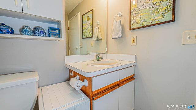 75 Washington Avenue 2-105, Hamden, CT 06518