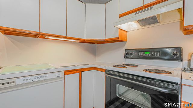 75 Washington Avenue 2-105, Hamden, CT 06518