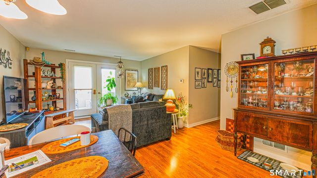 75 Washington Avenue 2-105, Hamden, CT 06518