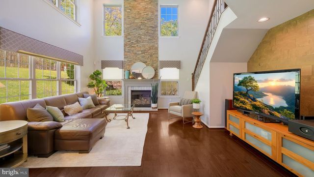135 EQUESTRIAN DR, New Hope, PA 18938