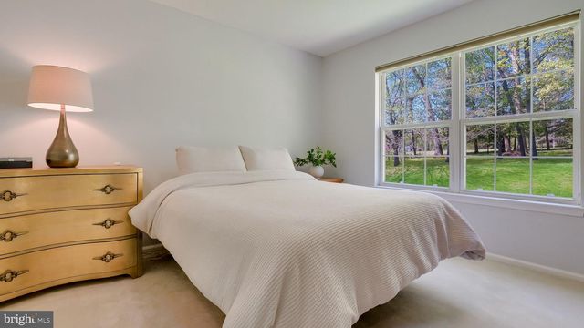 135 EQUESTRIAN DR, New Hope, PA 18938