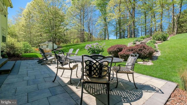 135 EQUESTRIAN DR, New Hope, PA 18938