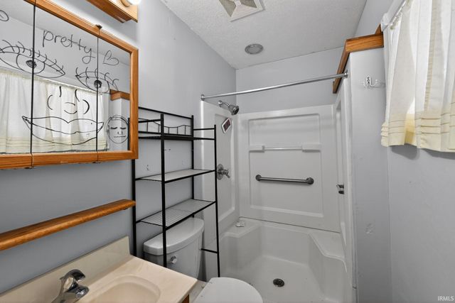 1350 Providence Court, Mishawaka, IN 46544