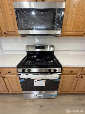 32 Columbus Drive, Franklin Twsp, NJ 08823