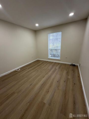 32 Columbus Drive, Franklin Twsp, NJ 08823