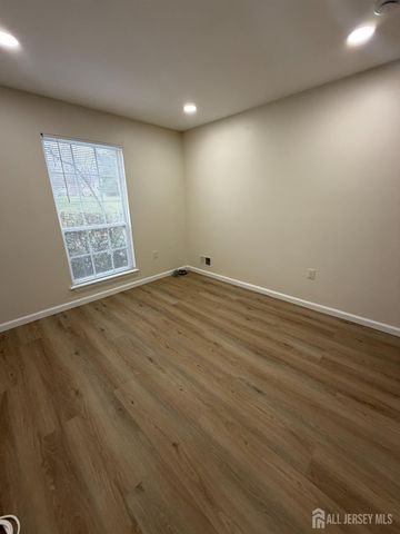 32 Columbus Drive, Franklin Twsp, NJ 08823