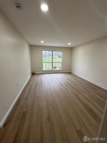 32 Columbus Drive, Franklin Twsp, NJ 08823