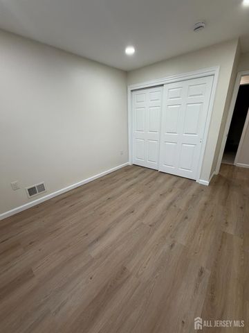 32 Columbus Drive, Franklin Twsp, NJ 08823