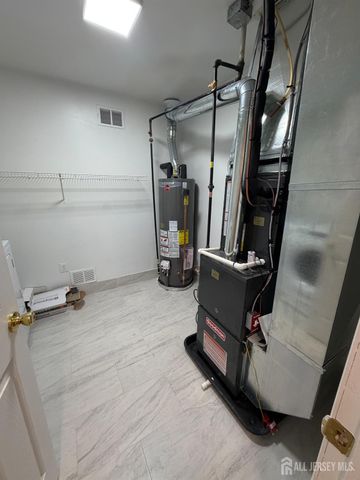 32 Columbus Drive, Franklin Twsp, NJ 08823