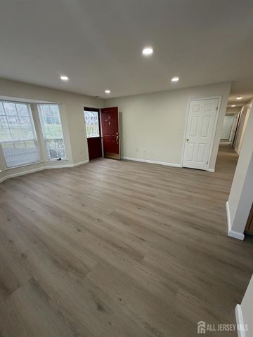 32 Columbus Drive, Franklin Twsp, NJ 08823