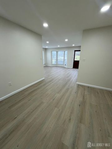 32 Columbus Drive, Franklin Twsp, NJ 08823