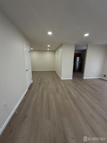 32 Columbus Drive, Franklin Twsp, NJ 08823