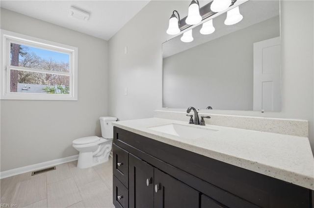 120 Gwynn CIR, Newport News, VA 23602