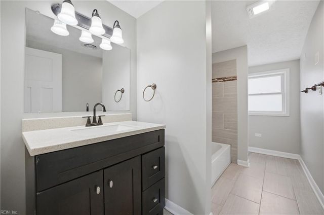 120 Gwynn CIR, Newport News, VA 23602