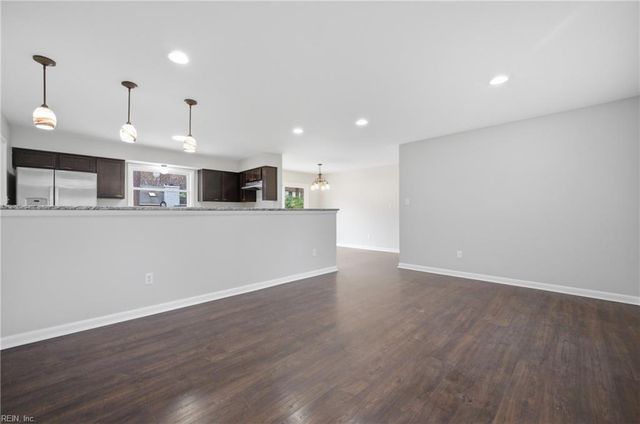 120 Gwynn CIR, Newport News, VA 23602