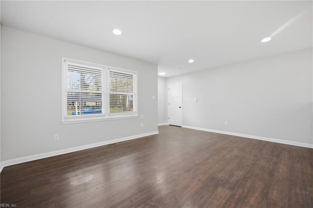 120 Gwynn CIR, Newport News, VA 23602