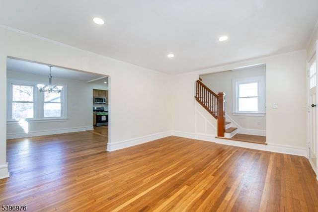 79 Essex Ave, Maplewood Twp., NJ 07040