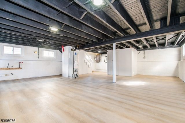 79 Essex Ave, Maplewood Twp., NJ 07040