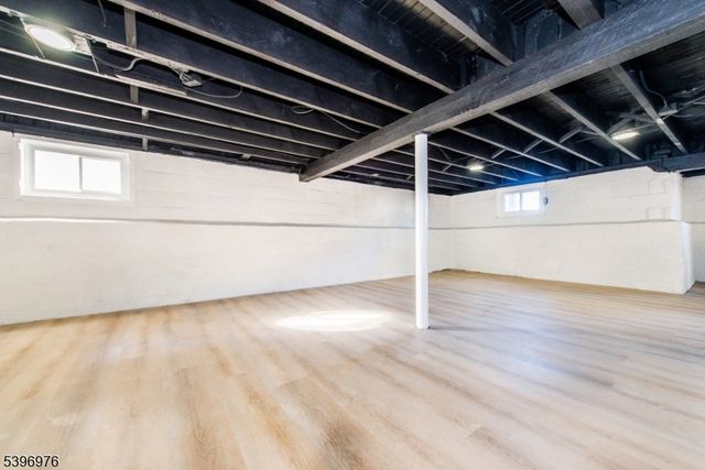 79 Essex Ave, Maplewood Twp., NJ 07040