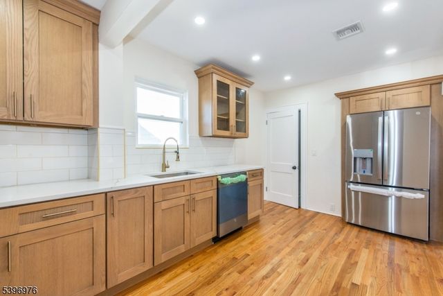 79 Essex Ave, Maplewood Twp., NJ 07040