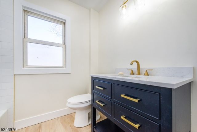 79 Essex Ave, Maplewood Twp., NJ 07040