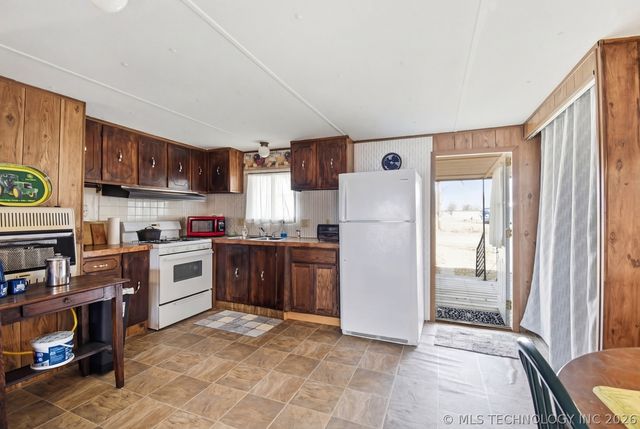 35 Rock Creek Drive, Big Cabin, OK 74332