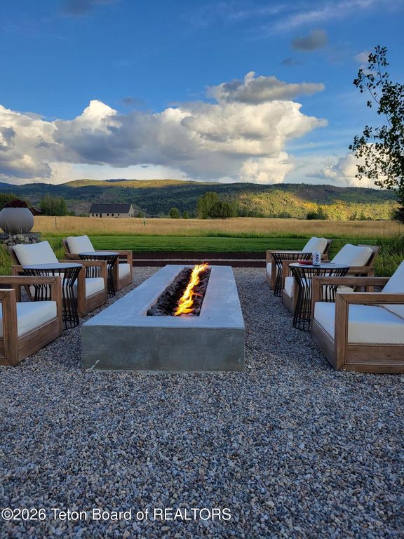 236 SWALLOWTAIL Drive, Victor, ID 83455 photo 5