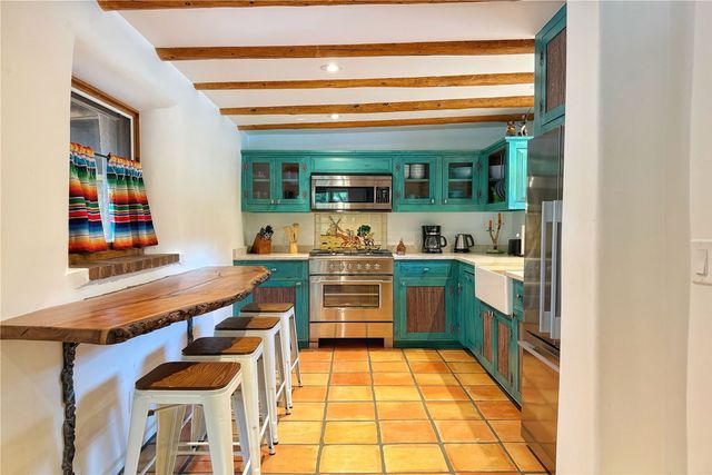 1352 Bishops Lodge Road, Santa Fe, NM 87506