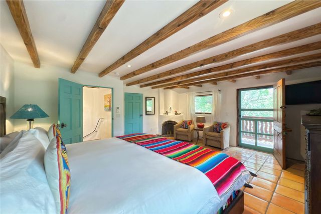 1352 Bishops Lodge Road, Santa Fe, NM 87506