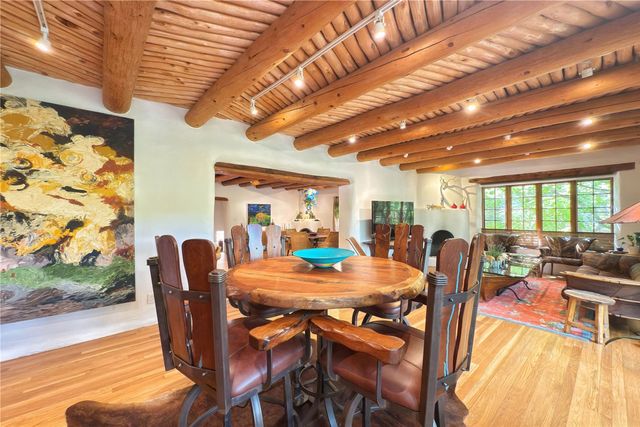 1352 Bishops Lodge Road, Santa Fe, NM 87506