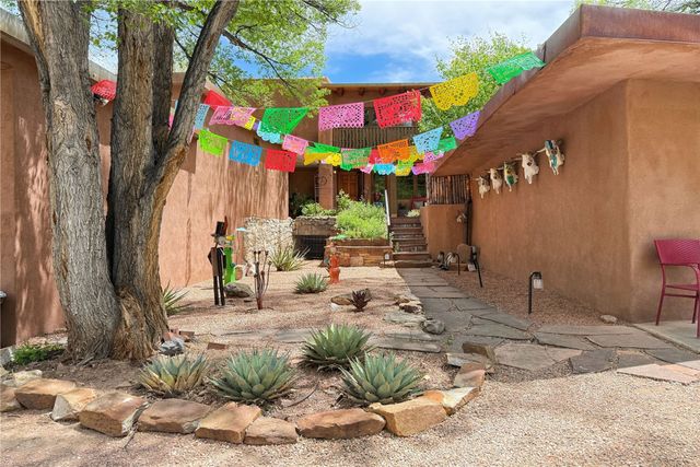 1352 Bishops Lodge Road, Santa Fe, NM 87506