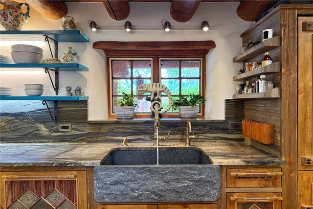 1352 Bishops Lodge Road, Santa Fe, NM 87506