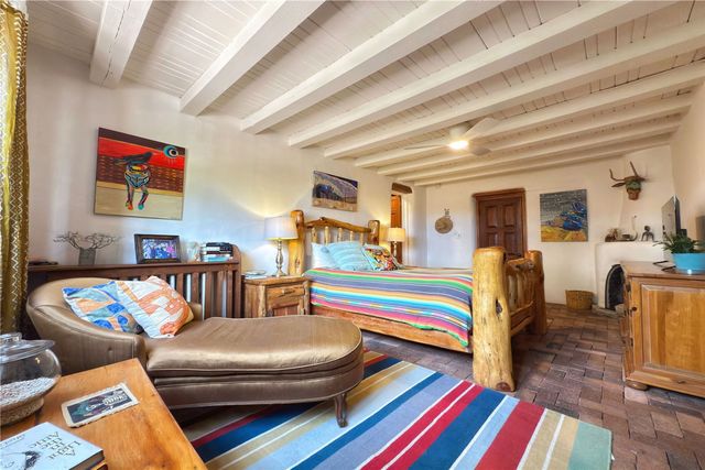 1352 Bishops Lodge Road, Santa Fe, NM 87506
