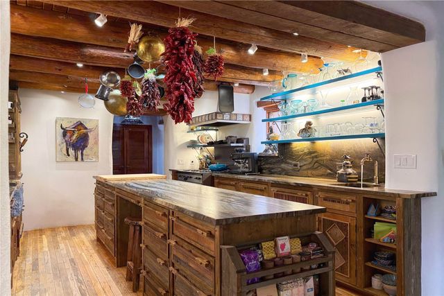1352 Bishops Lodge Road, Santa Fe, NM 87506