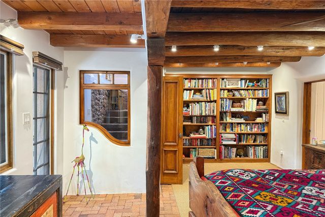 1352 Bishops Lodge Road, Santa Fe, NM 87506