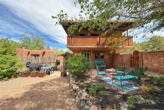 1352 Bishops Lodge Road, Santa Fe, NM 87506