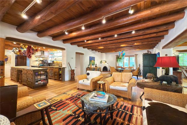 1352 Bishops Lodge Road, Santa Fe, NM 87506