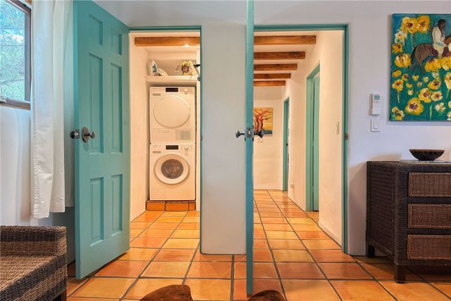 1352 Bishops Lodge Road, Santa Fe, NM 87506